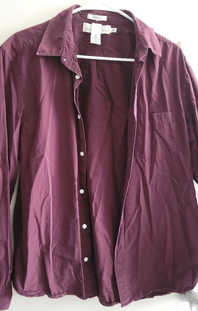 H&M Men Burgundy Casual Button Down Size L